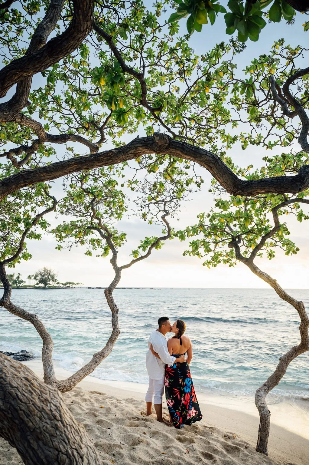 /img/1015-hawaii-honeymoon-registry-sunset.webp