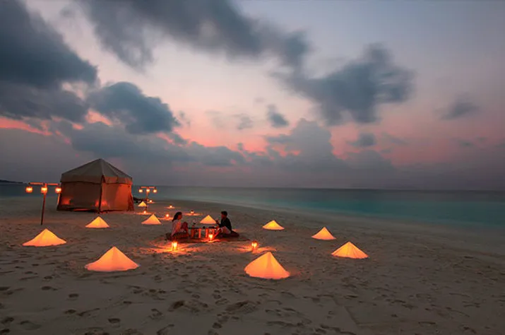 /img/1068-maldives-underwater.webp
