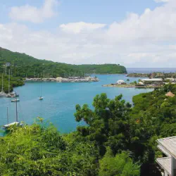 /img/744-caribbean-honeymoon-couple.webp