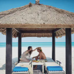 /img/756-bahamas-honeymoon-budgeting.webp
