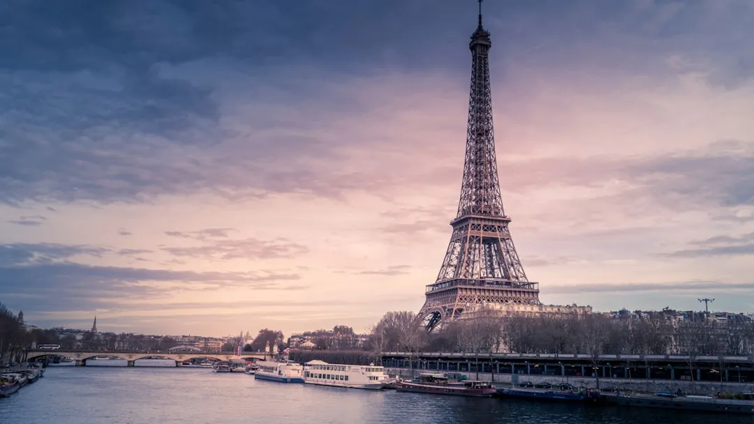 767 romantic bistro paris