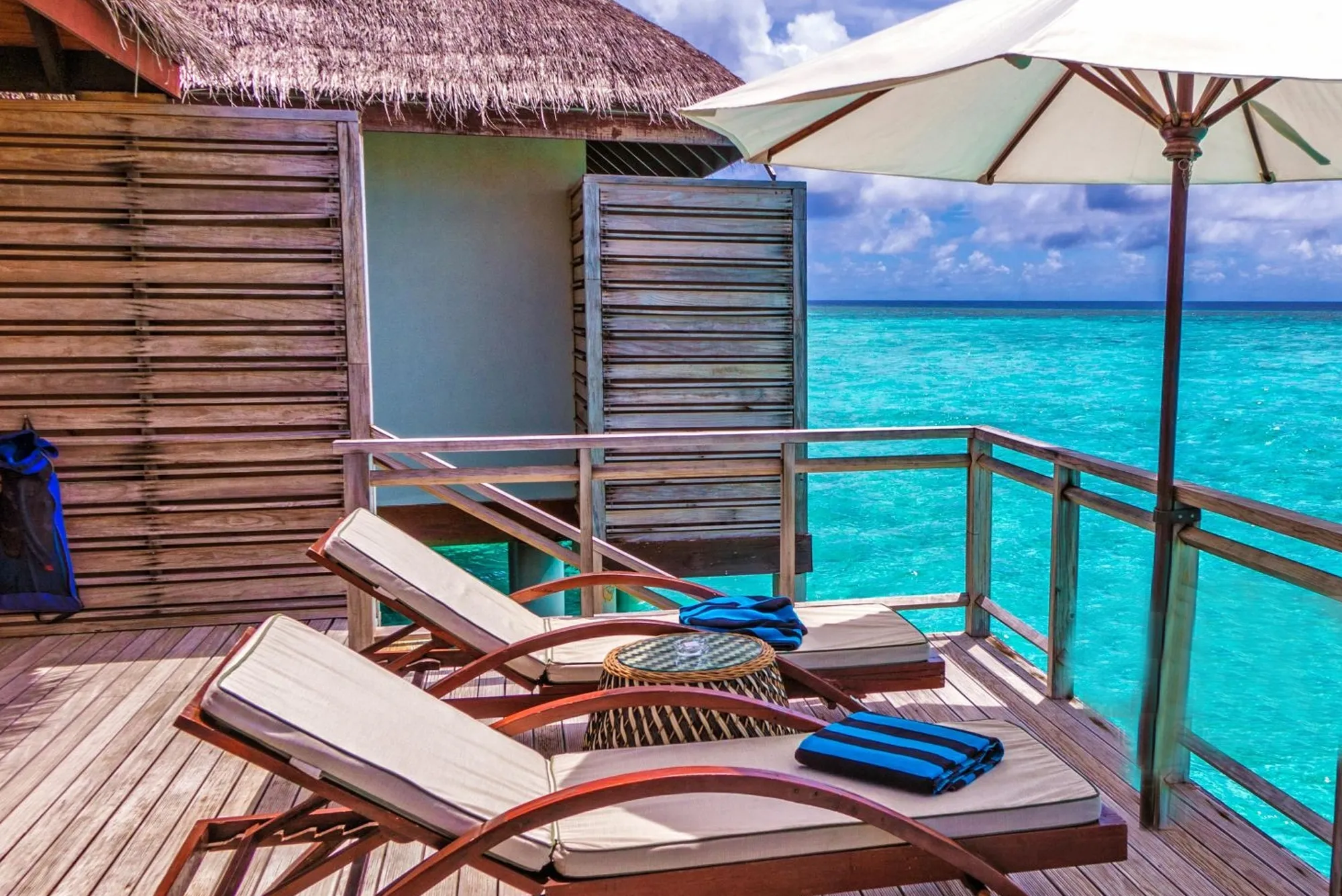 802 maldives honeymoon couple
