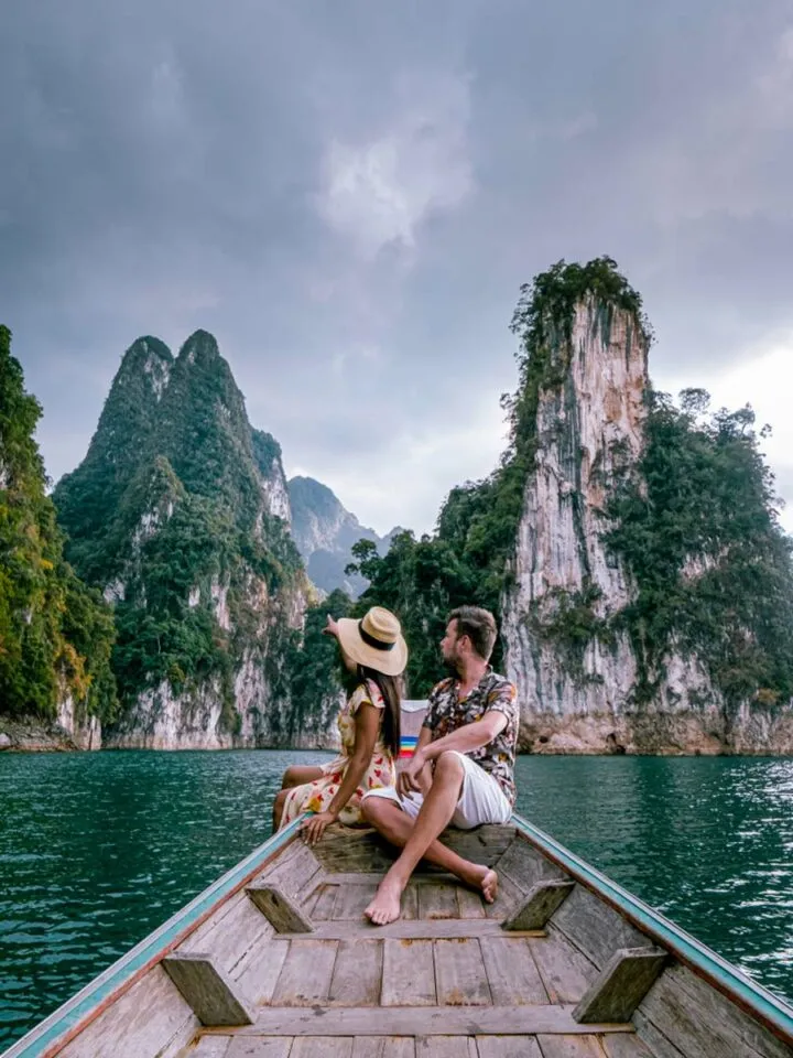 808 chiang mai couple