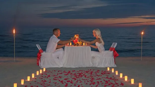 816 couple honeymoon