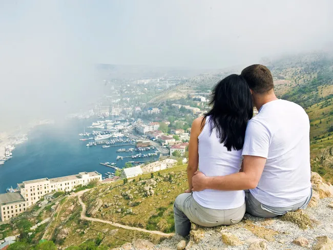 /img/816-honeymoon-packing.webp