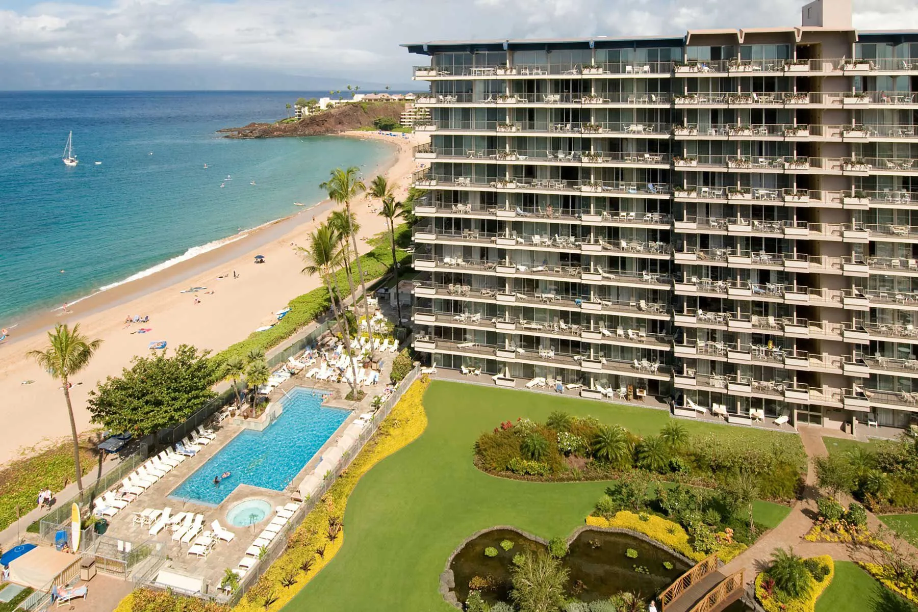 /img/829-maui-honeymoon-suite-sunset.webp