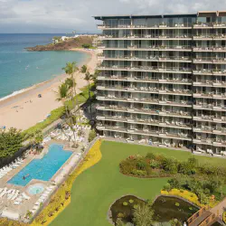 /img/829-maui-honeymoon-suite-sunset.webp