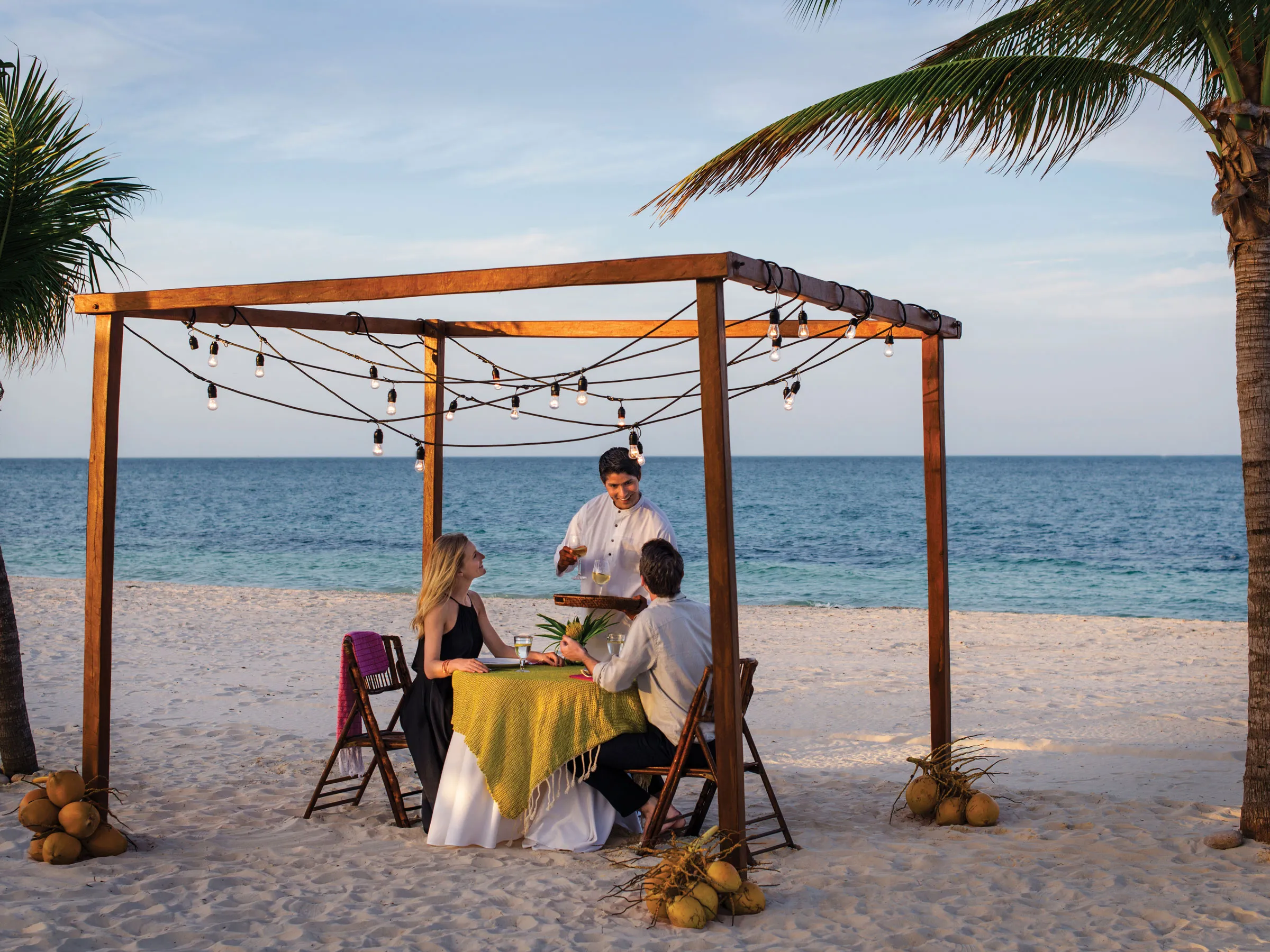 /img/863-tropical-escape-resort-cancun.webp