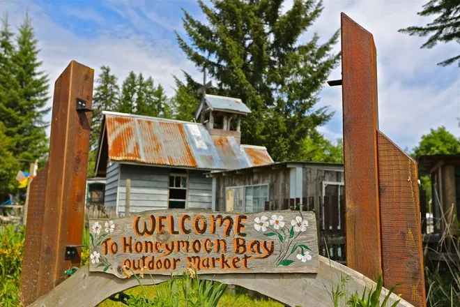 937 vancouver island honeymoon couple cabin